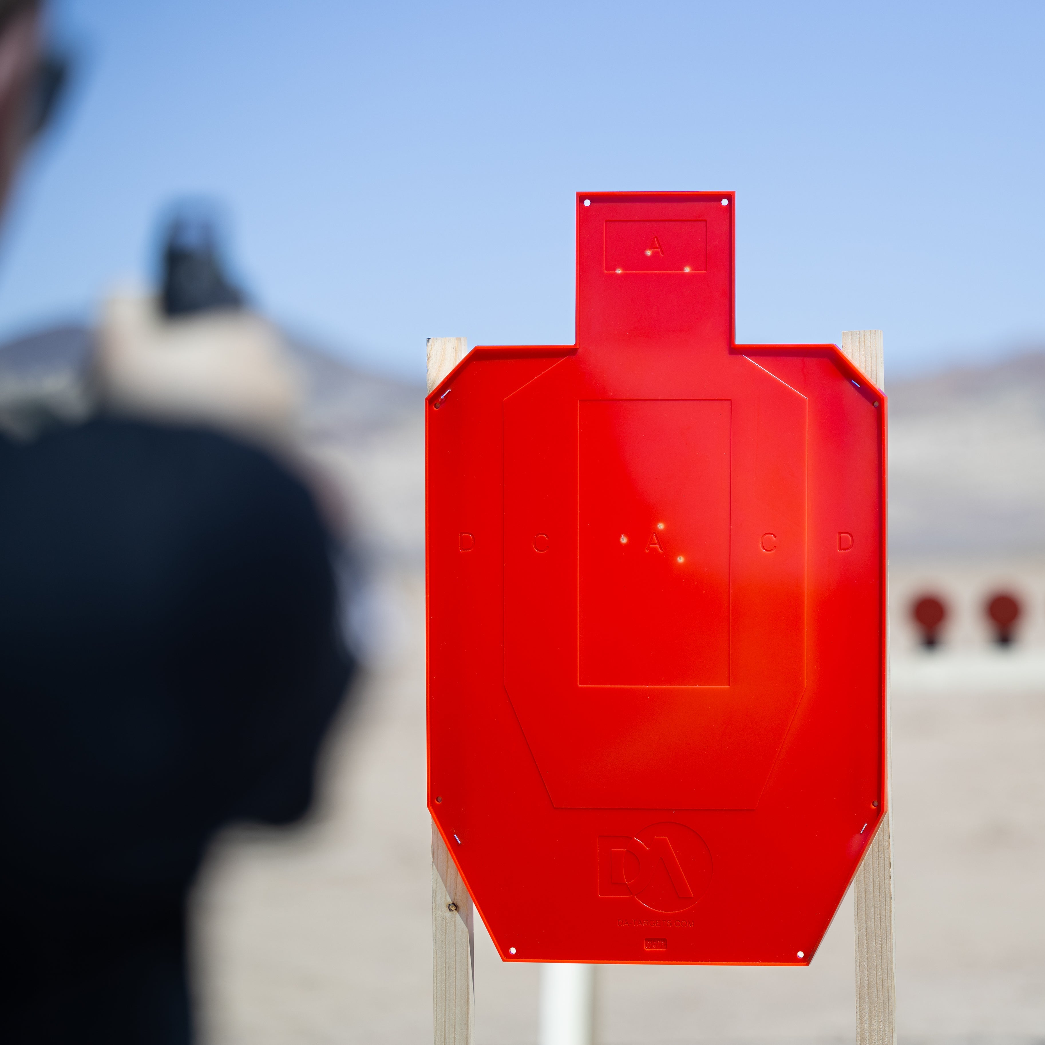 Full-Size Silhouette Color-Changing Target, featuring a lightweight design suitable for various shooting scenarios.